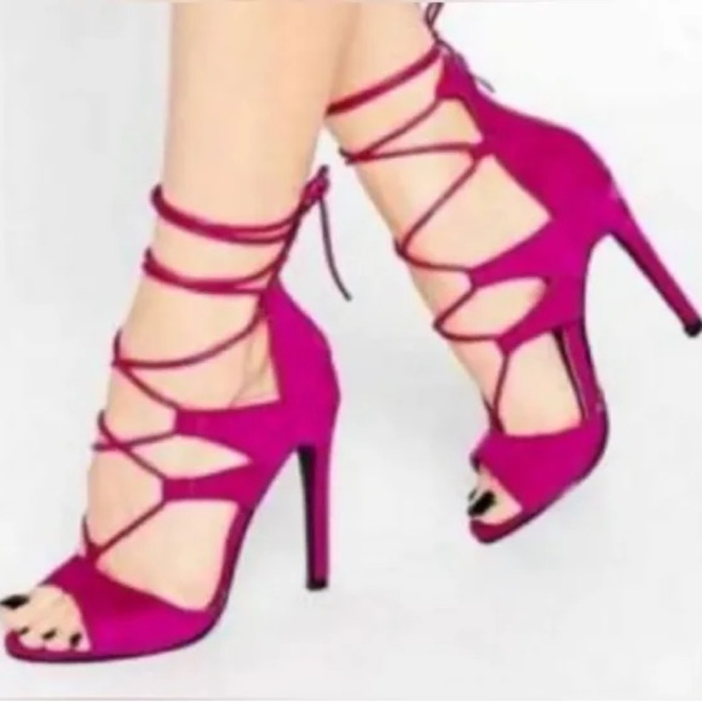 Marc Fisher Fuchsia Strappy Heels, size 7